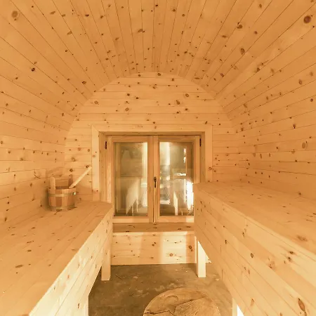 Plush Holiday In With Sauna